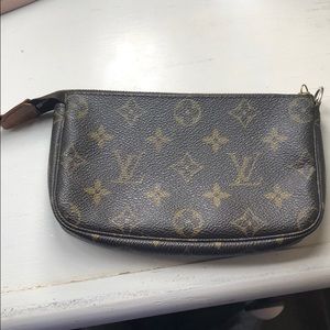 Louis Vuitton Pochette Accessoires